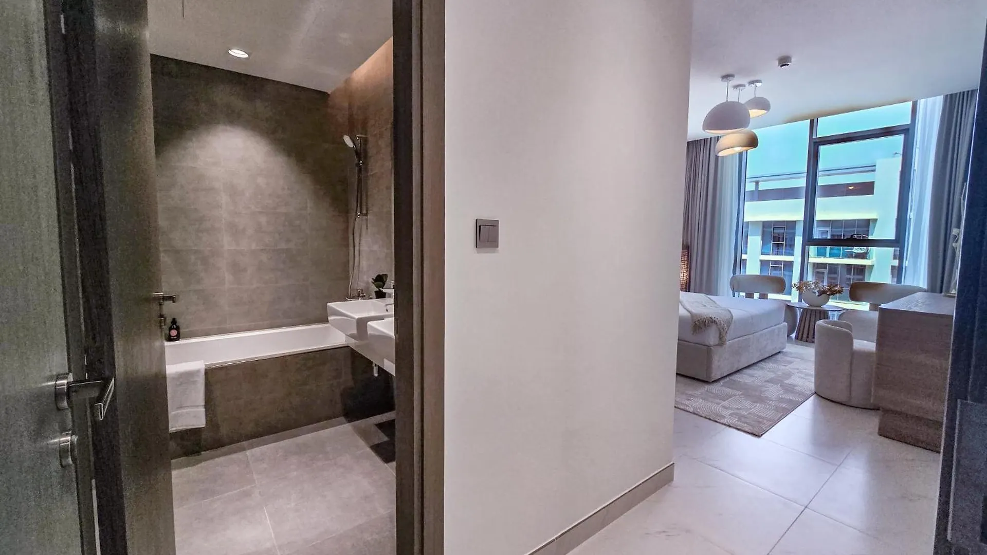 Lägenhet Easygo-Luxury 2Br & Maids Room With Lagoon View Dubai