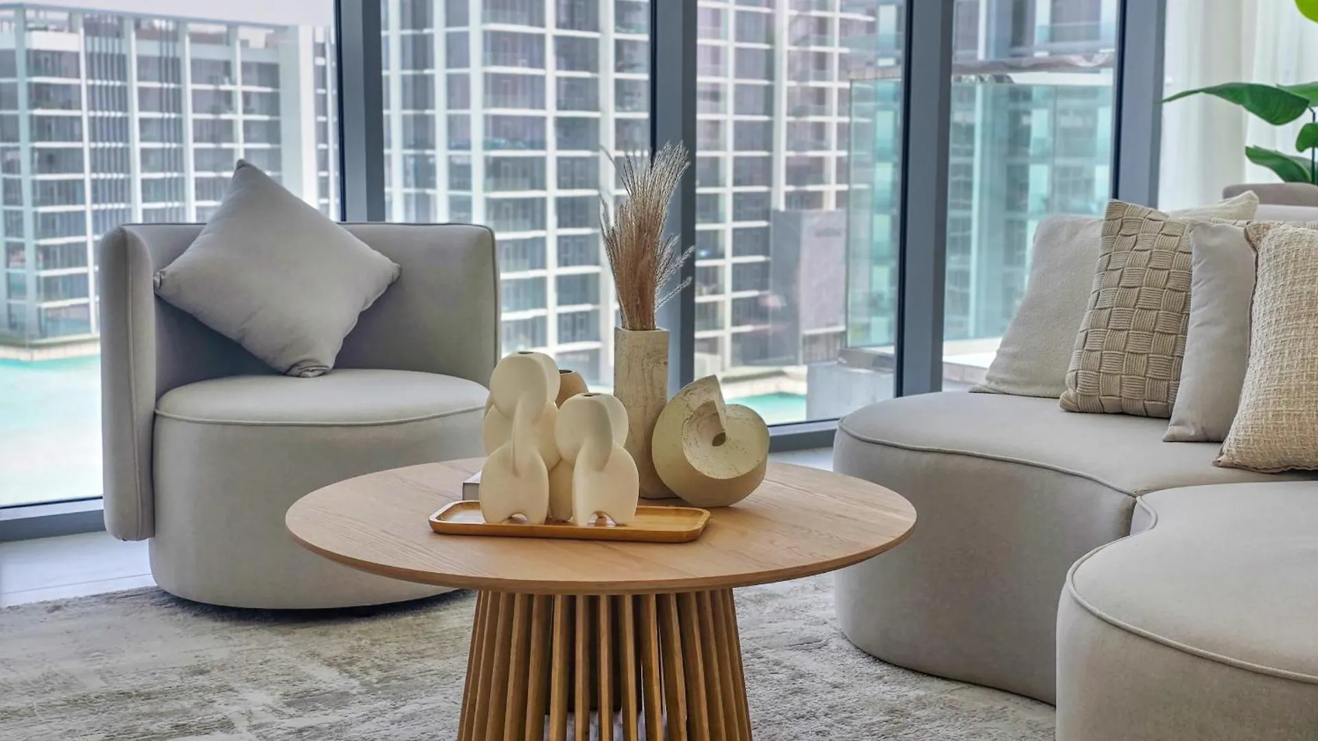 Easygo-Luxury 2Br & Maids Room With Lagoon View Dubai Lägenhet