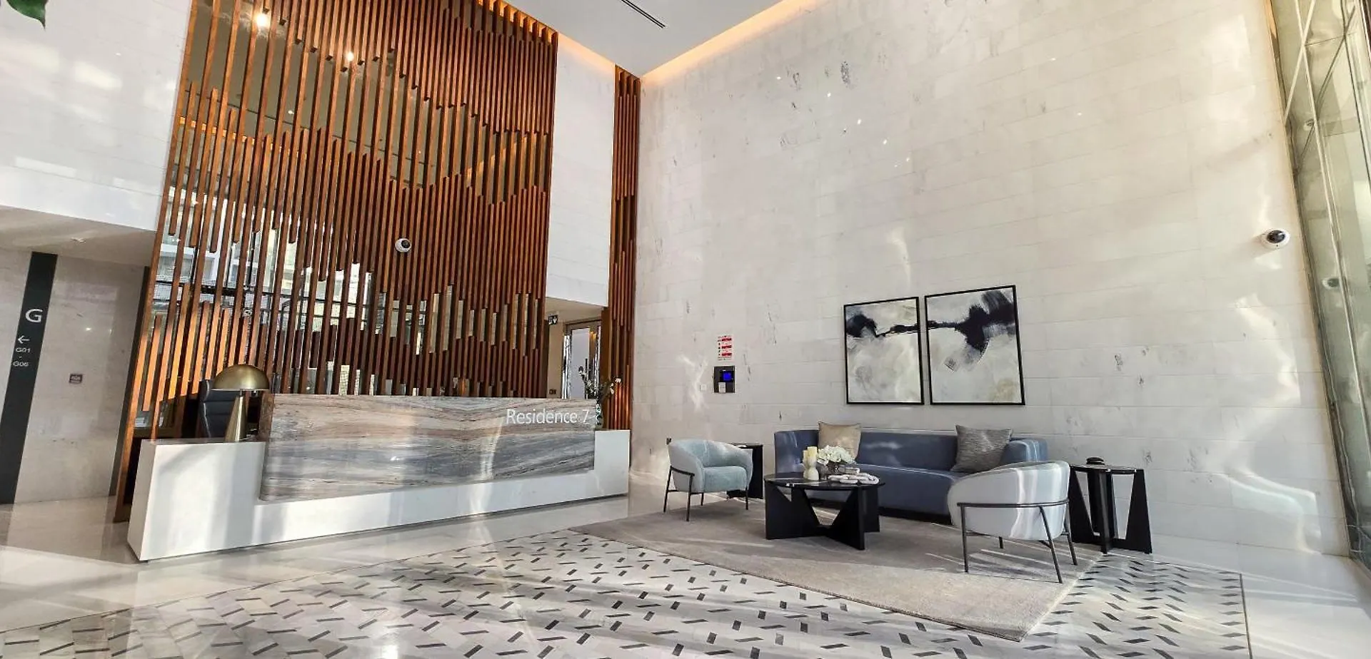 Easygo-Luxury 2Br & Maids Room With Lagoon View Dubai Apartment