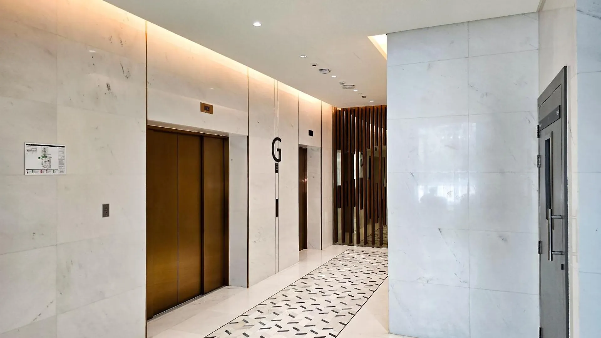 Easygo-Luxury 2Br & Maids Room With Lagoon View Dubai Apartment