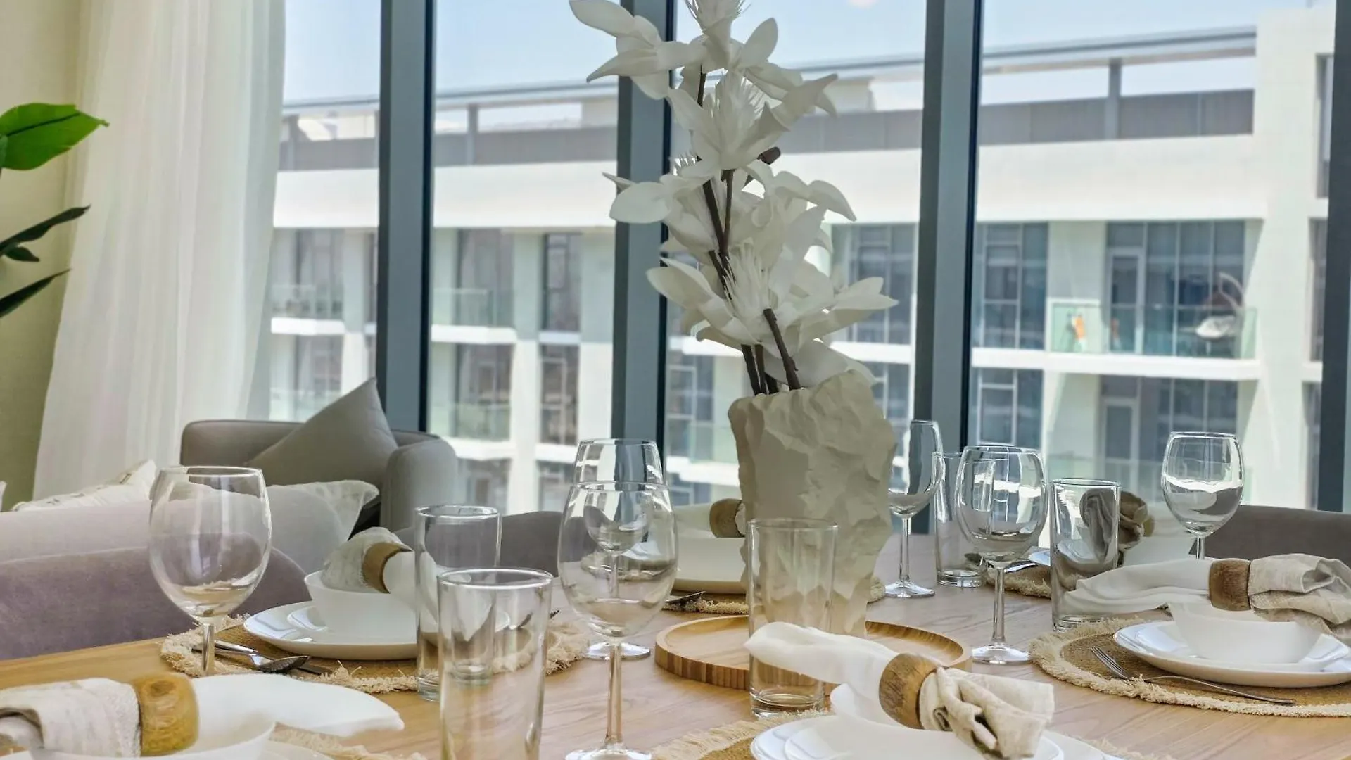 Apartment Easygo-Luxury 2Br & Maids Room With Lagoon View Dubai