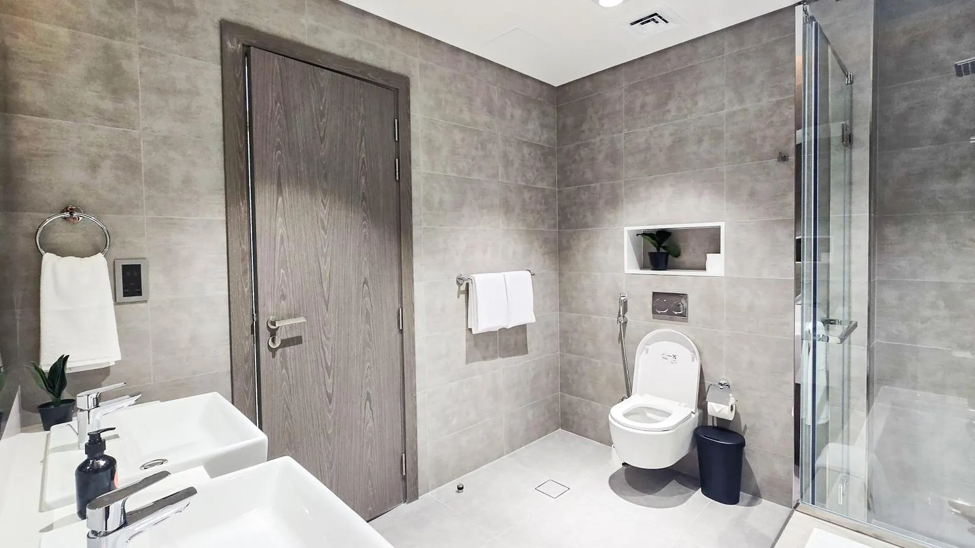 Apartment Easygo-Luxury 2Br & Maids Room With Lagoon View Dubai