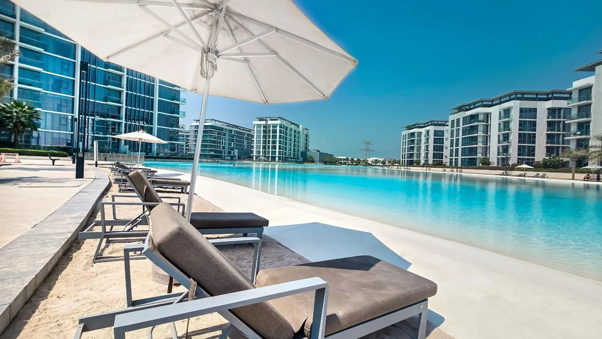 Easygo-Luxury 2Br & Maids Room With Lagoon View Dubai 0*,  United Arab Emirates